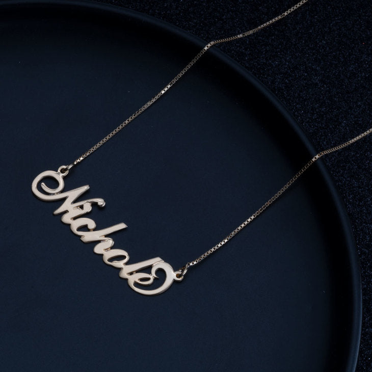 Carrie Name Necklace